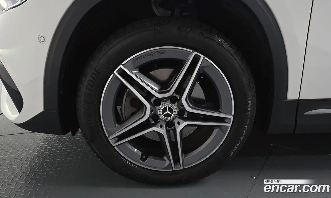 Mercedes-Benz GLA-Class 2022 2.0 автомат (гидро), фото 4