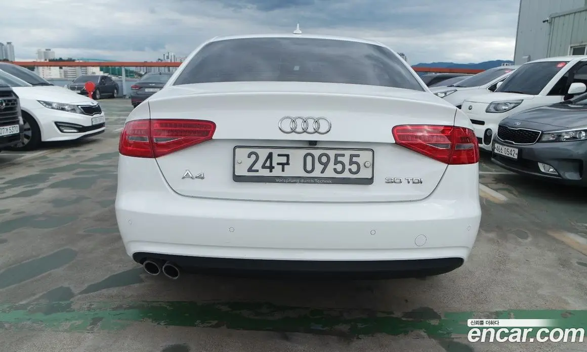 Audi A4 2015 2.0 автомат (гидро), фото 4