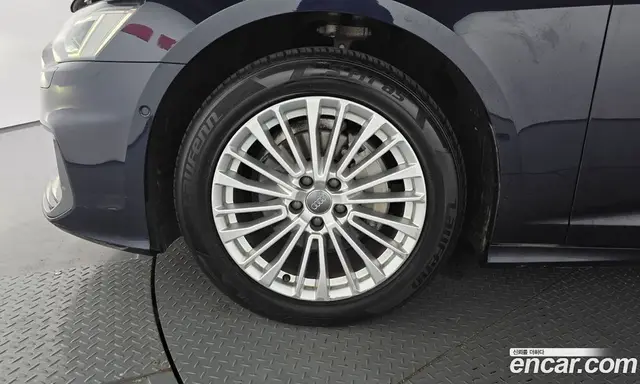 Audi A6 2020 2.0 автомат (гидро), миниатюра 5
