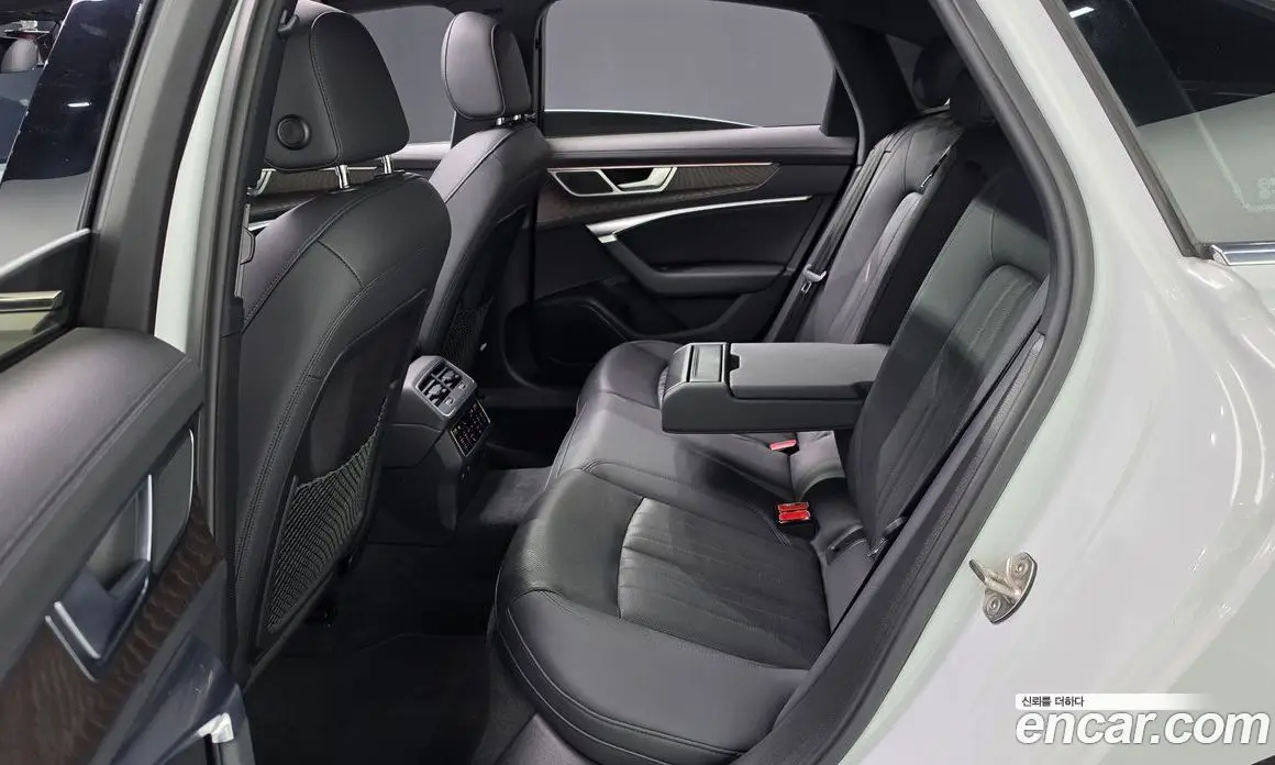 Audi A6 2021 2.0 автомат (гидро), фото 11