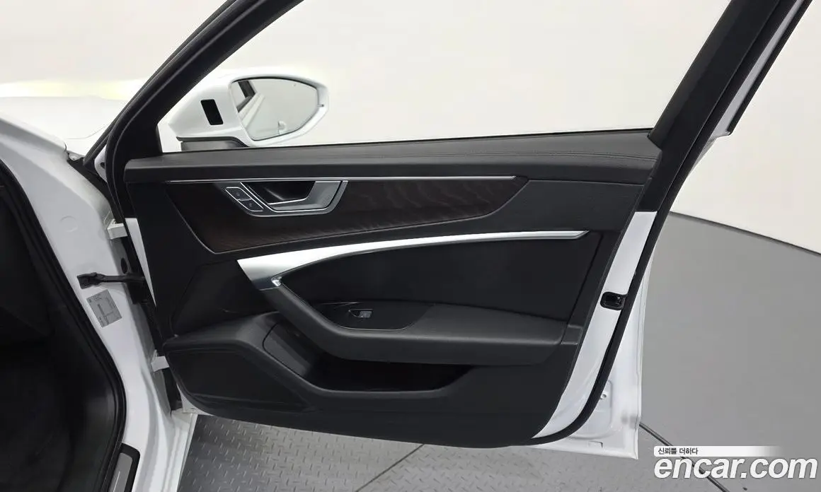 Audi A6 2022 2.0 автомат (гидро), фото 14