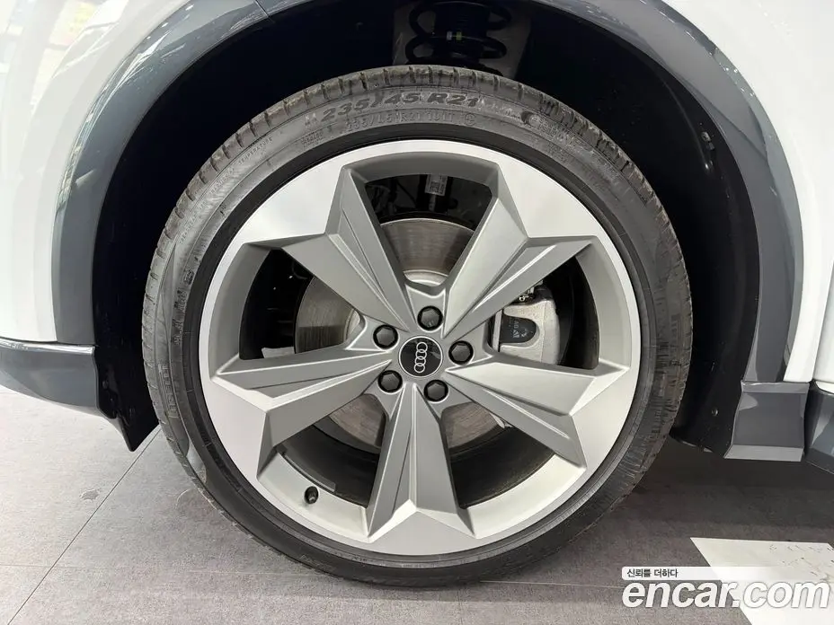 Audi Q4 e-tron 2026 0.2 автомат (гидро), фото 5
