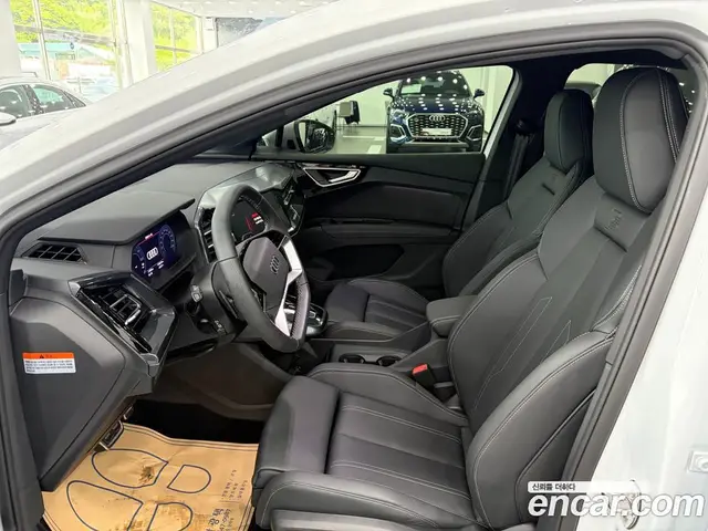 Audi Q4 e-tron 2026 0.2 автомат (гидро), миниатюра 10