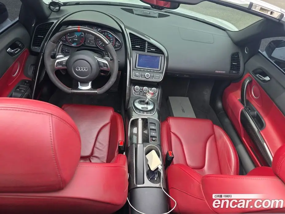 Audi R8 2011 5.2 автомат (гидро), фото 11