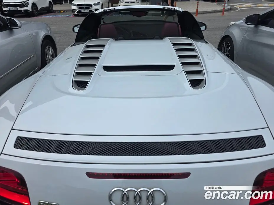 Audi R8 2011 5.2 автомат (гидро), фото 14