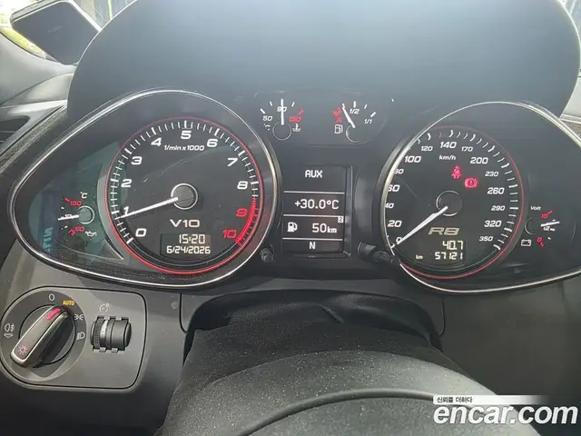 Audi R8 2011 5.2 автомат (гидро), миниатюра 9