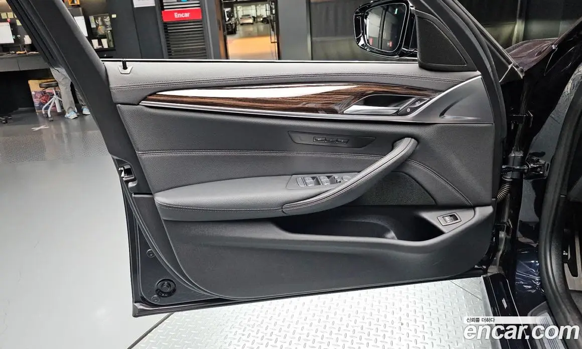 BMW 5 серия 2021 2.0 автомат (гидро), фото 14