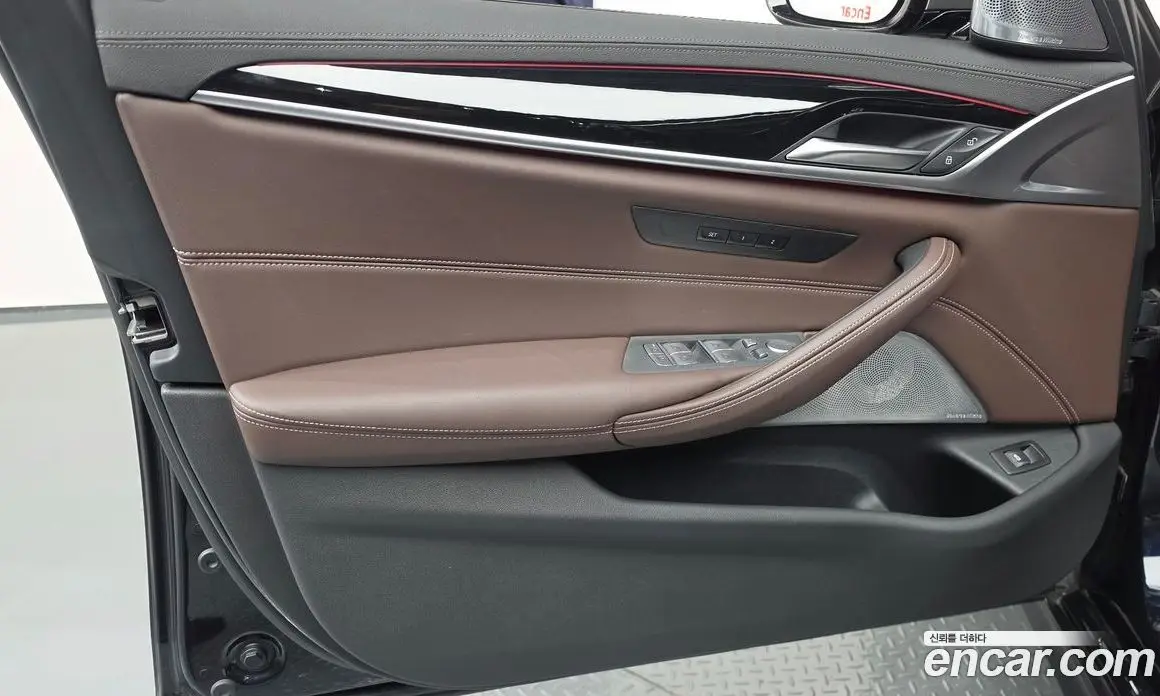 BMW 5 серия 2022 4.4 автомат (гидро), фото 13