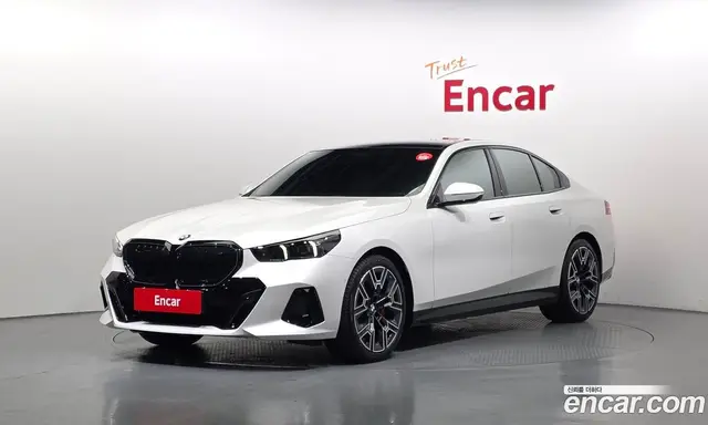 BMW 5 серия, 2025, 6 384 км