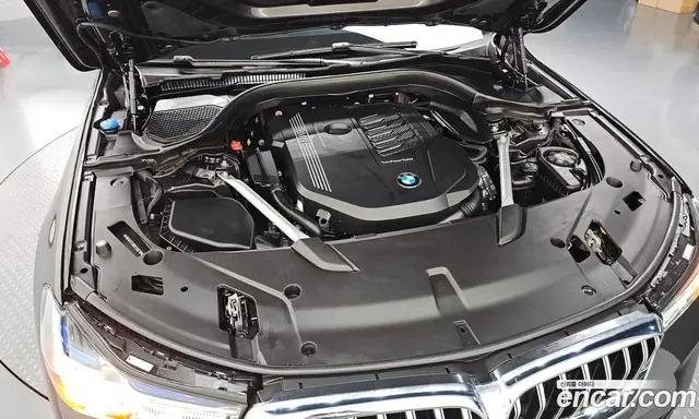 BMW 6 серия 2024 3.0 автомат (гидро), миниатюра 6