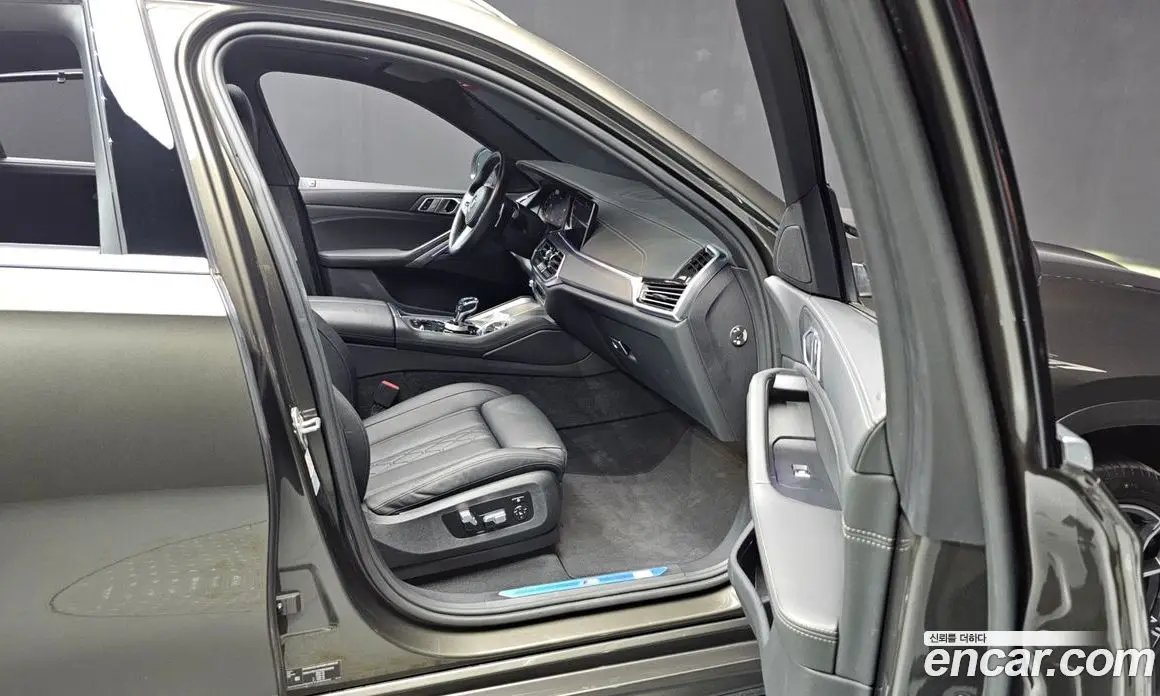 BMW X6 2022 3.0 автомат (гидро), фото 16