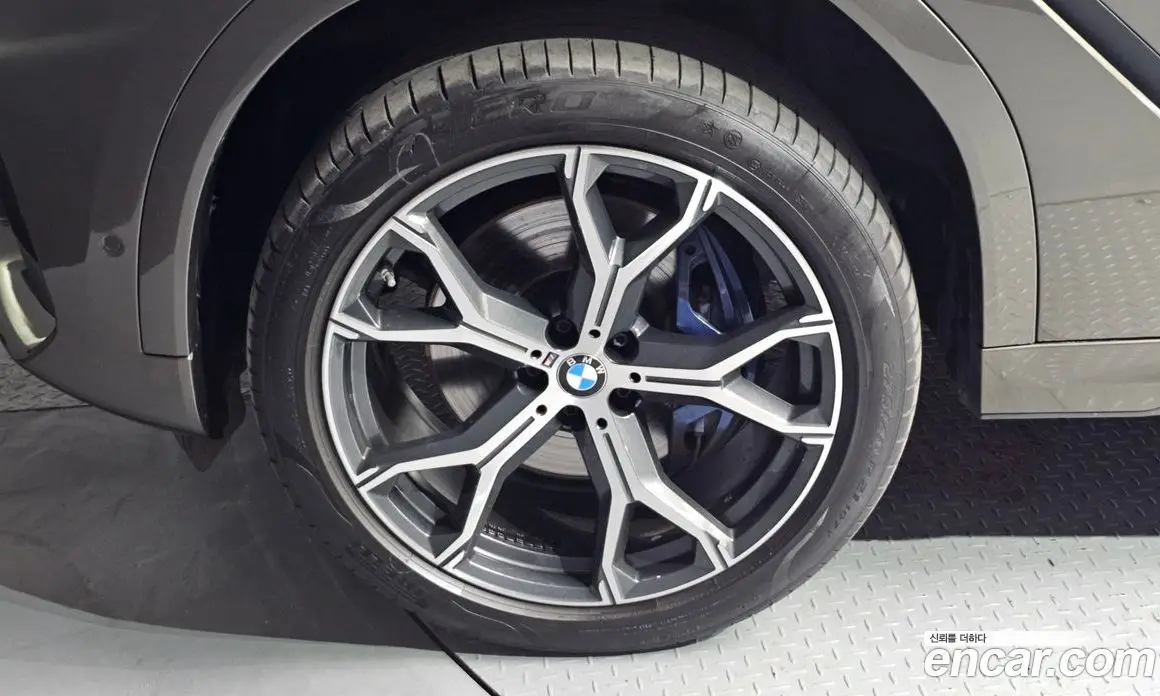 BMW X6 2022 3.0 автомат (гидро), фото 5