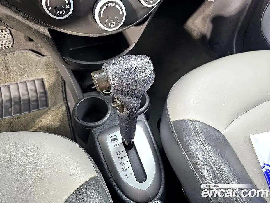Chevrolet Spark 2011 1.0 автомат (гидро), фото 14