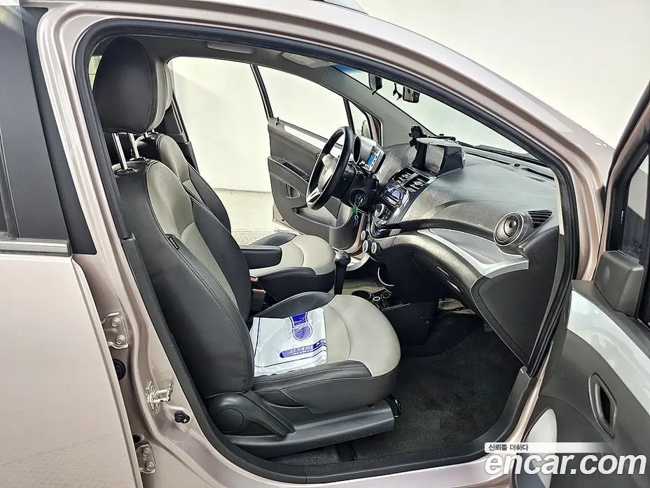 Chevrolet Spark 2011 1.0 автомат (гидро), фото 10