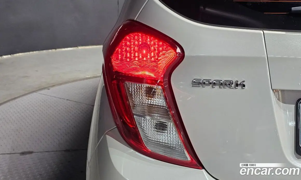 Chevrolet Spark 2016 1.0 автомат (гидро), фото 9
