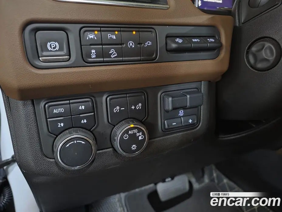 Chevrolet Surburban 2021 6.2 автомат (гидро), фото 12