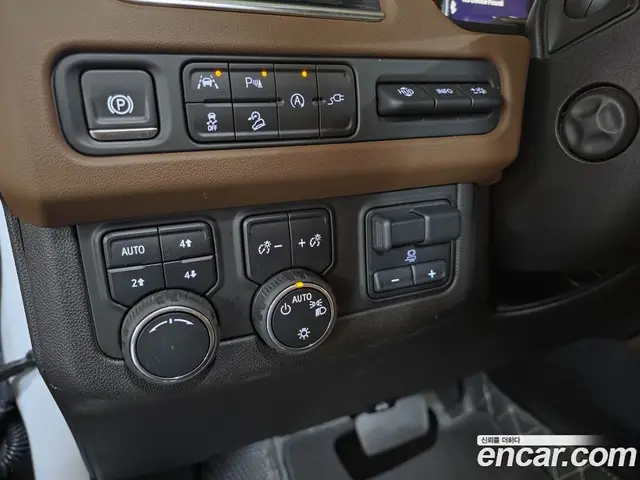 Chevrolet Surburban 2021 6.2 автомат (гидро), миниатюра 12
