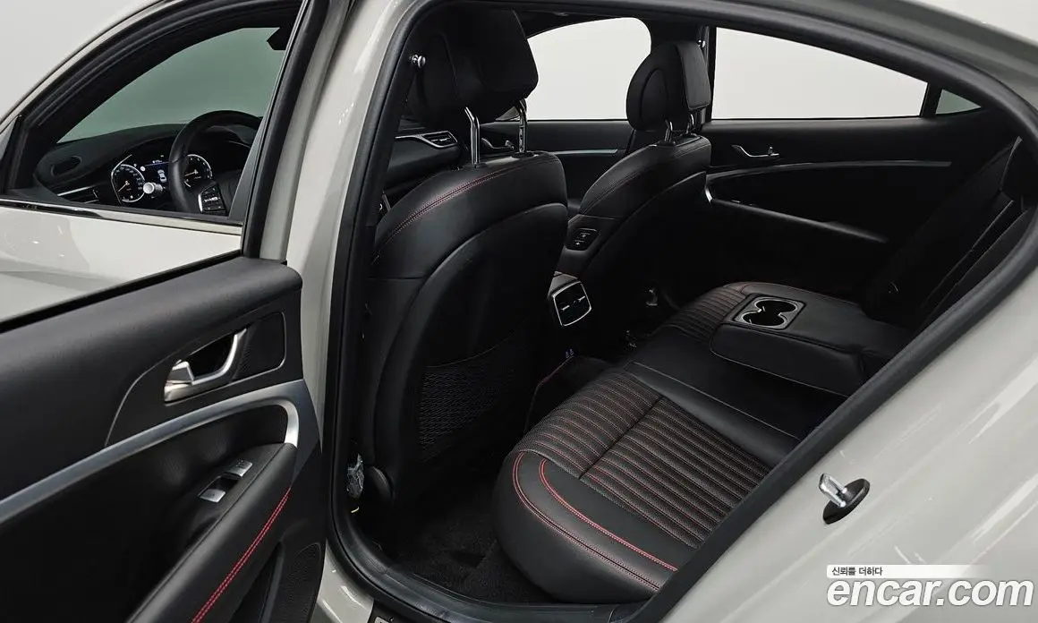 Genesis G70 2023 2.5 автомат (гидро), фото 16