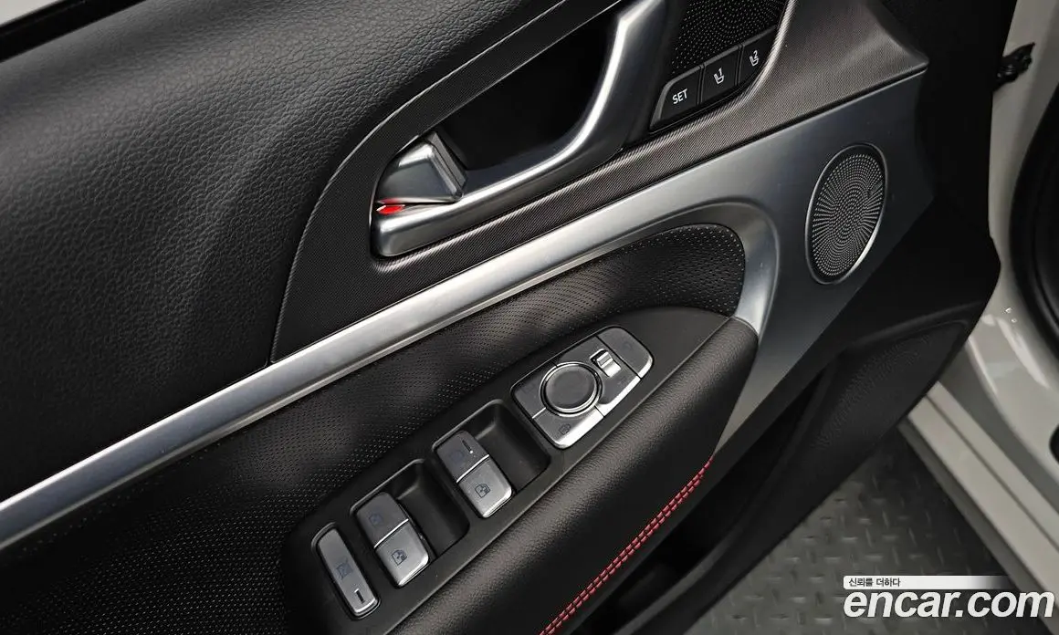 Genesis G70 2023 2.5 автомат (гидро), фото 25