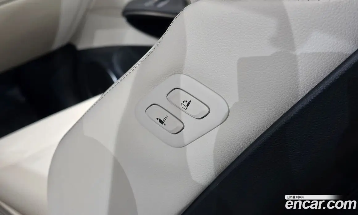 Genesis GV70 2024 2.5 автомат (гидро), фото 26