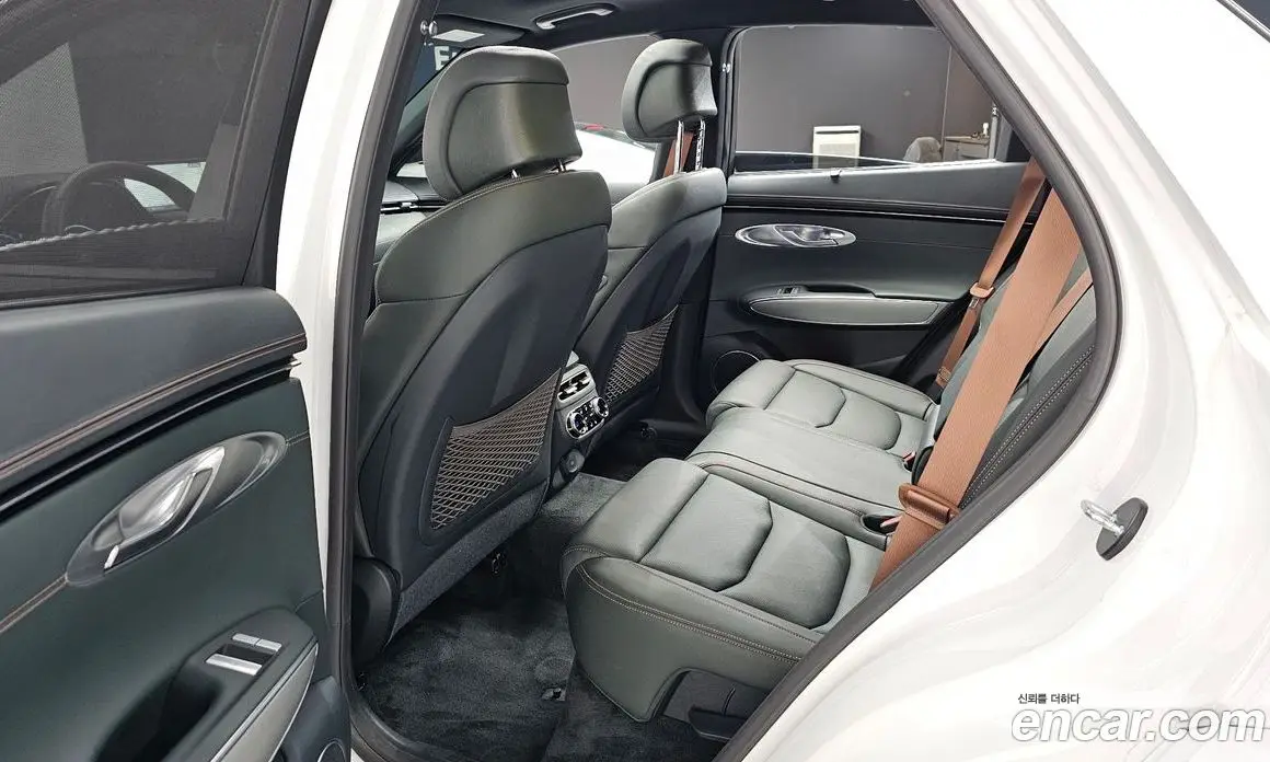 Genesis GV70 2024 2.5 автомат (гидро), фото 11