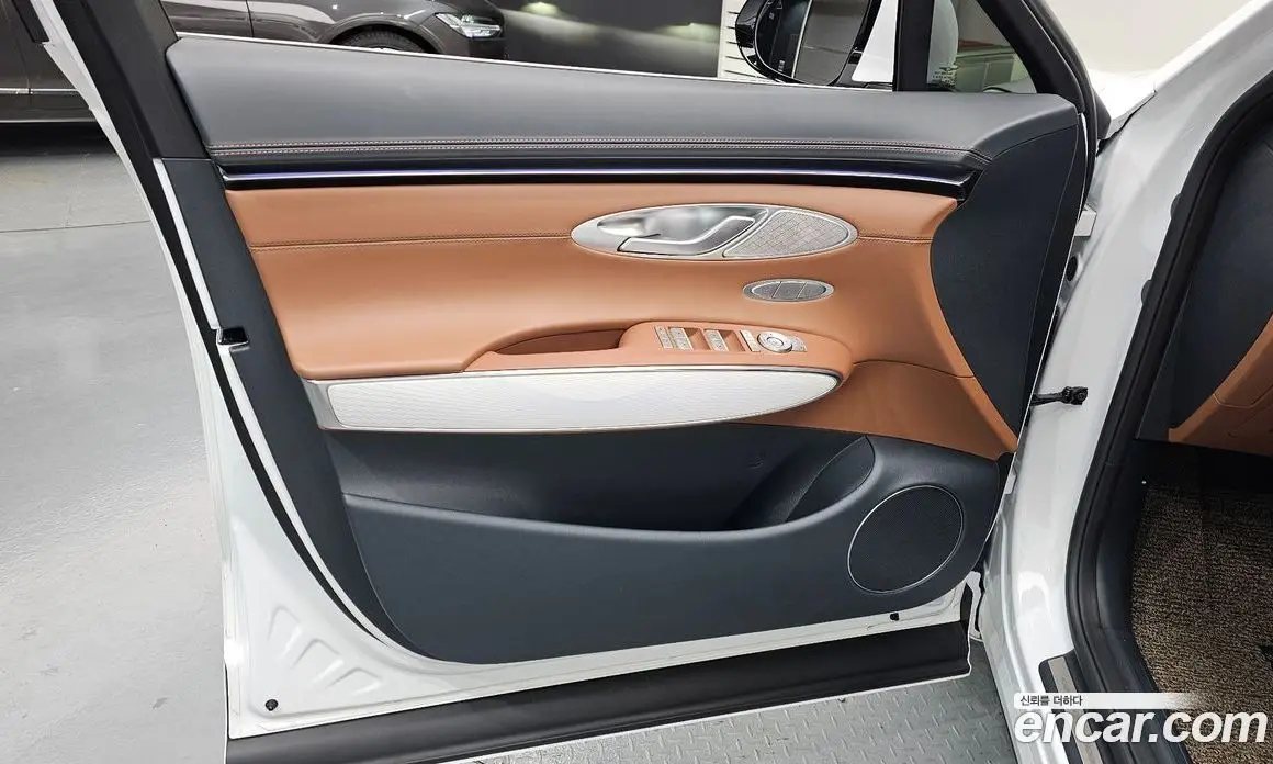 Genesis GV70 2025 2.5 автомат (гидро), фото 13