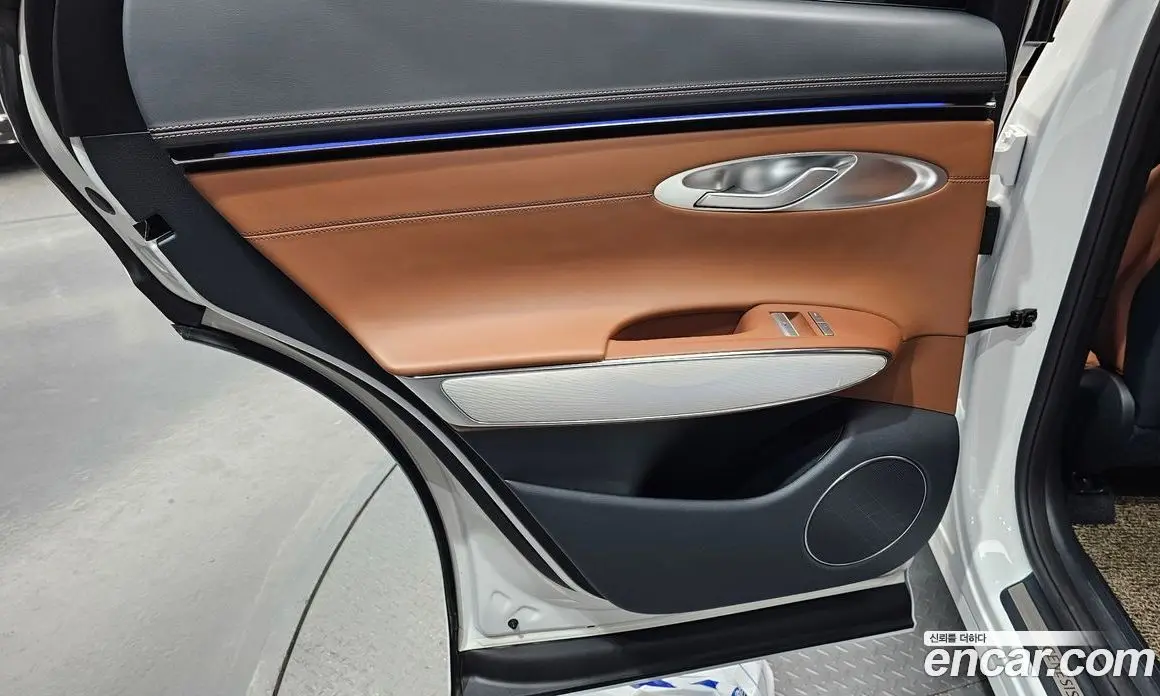 Genesis GV70 2025 2.5 автомат (гидро), фото 14
