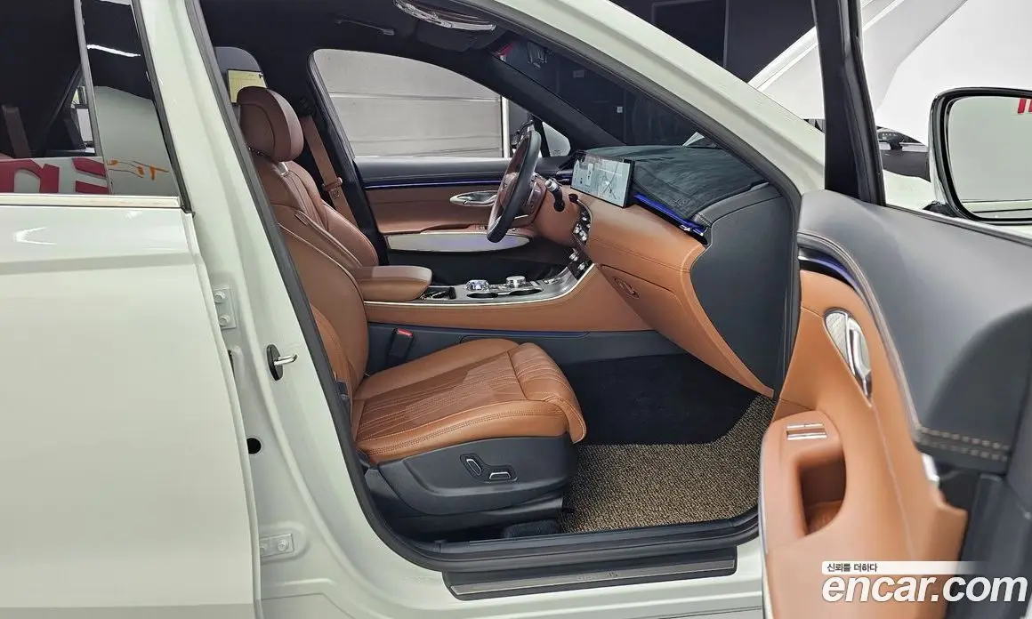 Genesis GV70 2025 2.5 автомат (гидро), фото 15