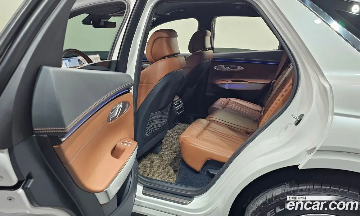 Genesis GV70 2025 2.5 автомат (гидро), фото 16