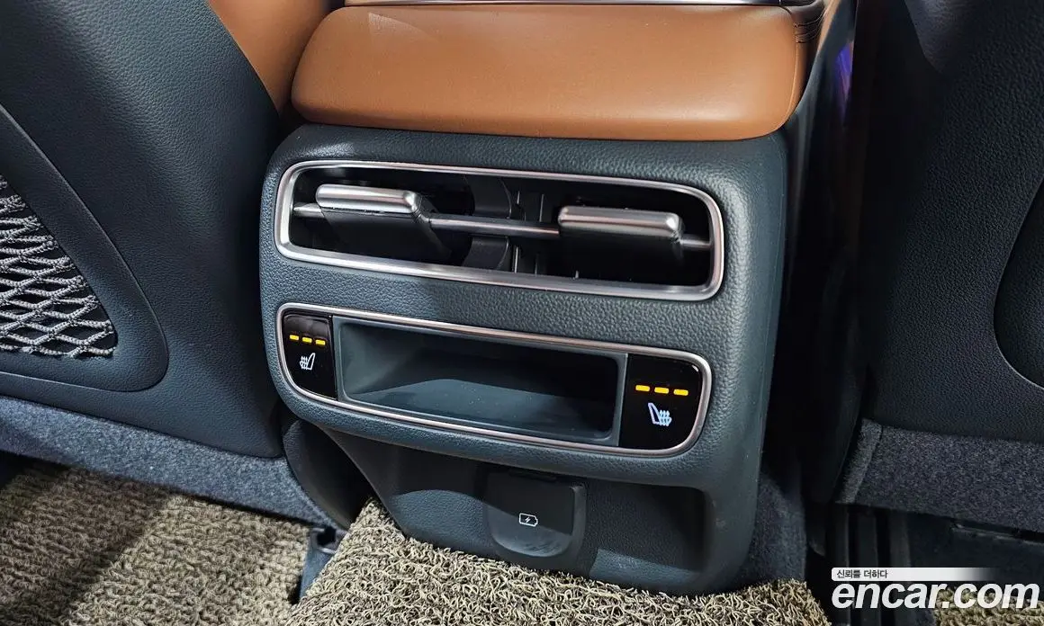 Genesis GV70 2025 2.5 автомат (гидро), фото 24