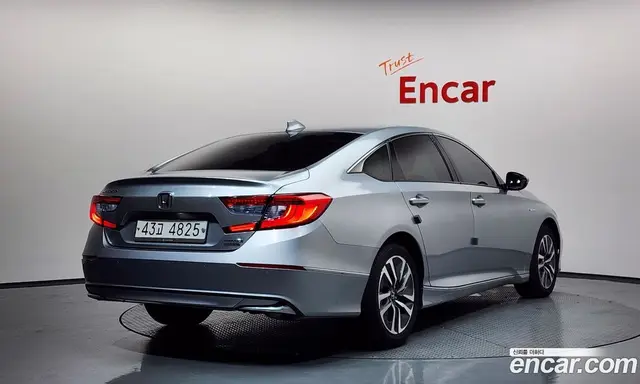 Honda Accord 2019 2.0 автомат (гидро), миниатюра 2