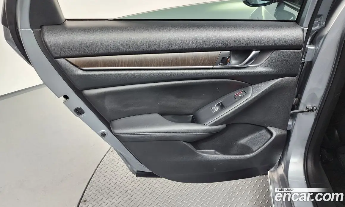 Honda Accord 2019 2.0 автомат (гидро), фото 15