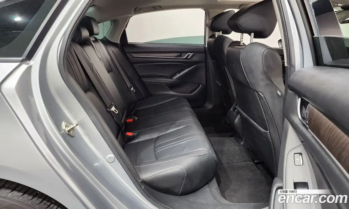 Honda Accord 2019 2.0 автомат (гидро), фото 17