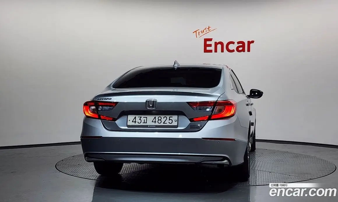 Honda Accord 2019 2.0 автомат (гидро), фото 4