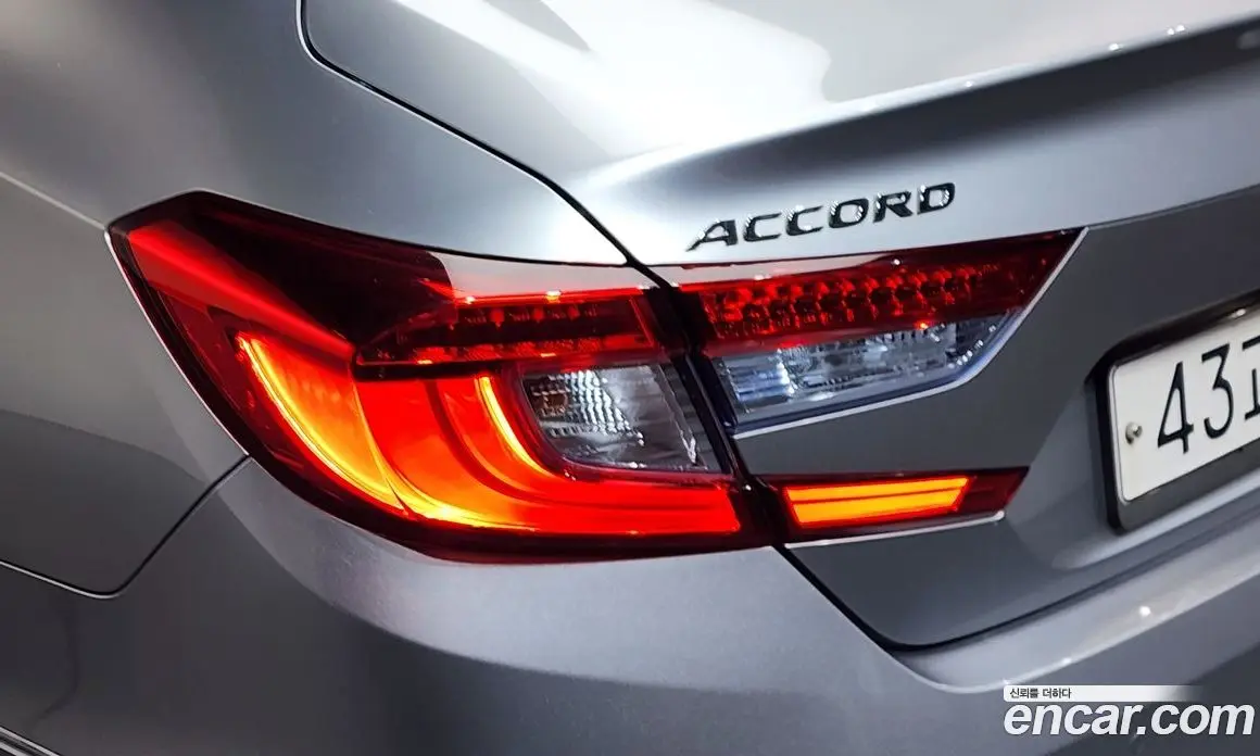 Honda Accord 2019 2.0 автомат (гидро), фото 9
