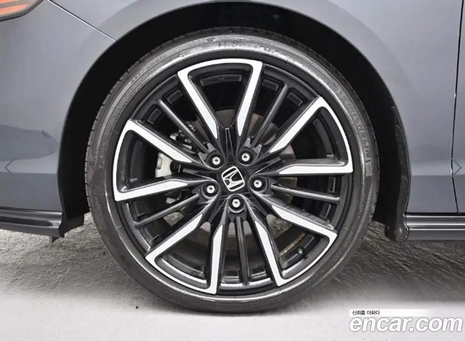 Honda Accord 2023 2.0 автомат (гидро), фото 5