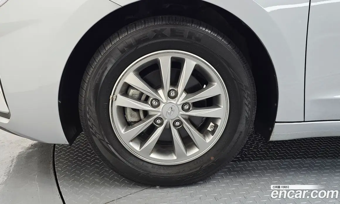 Hyundai Avante 2020 1.6 автомат (гидро), фото 5
