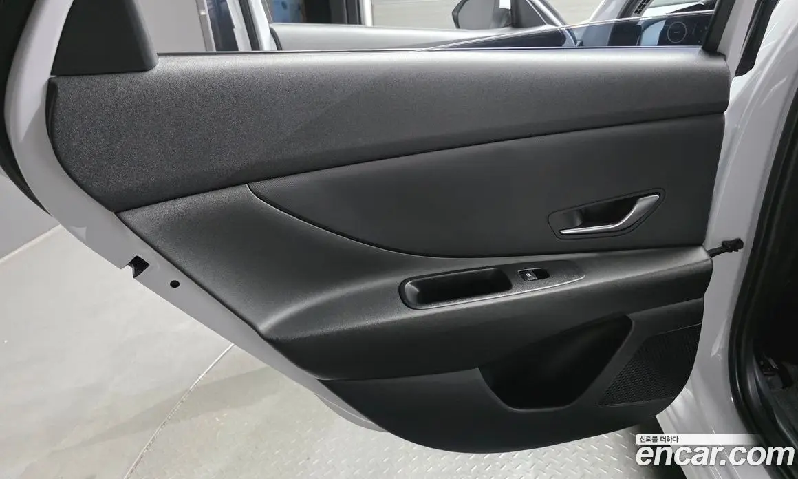 Hyundai Avante 2021 1.6 автомат (гидро), фото 15