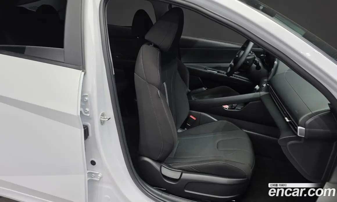 Hyundai Avante 2021 1.6 автомат (гидро), фото 16
