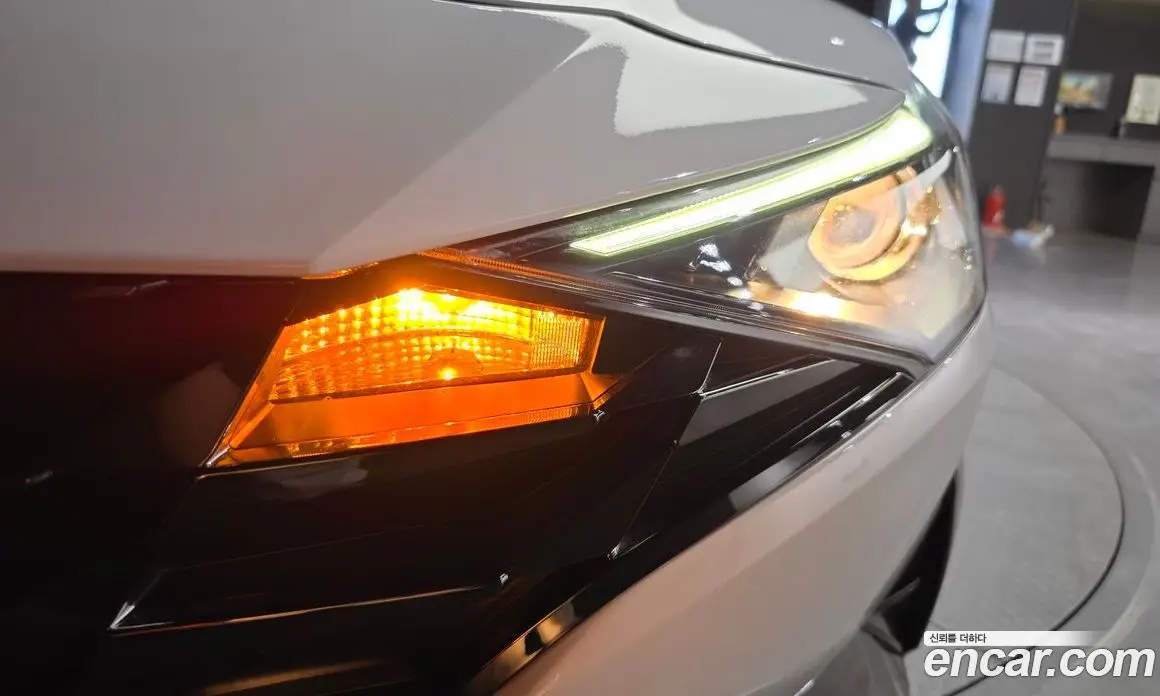 Hyundai Avante 2021 1.6 автомат (гидро), фото 8