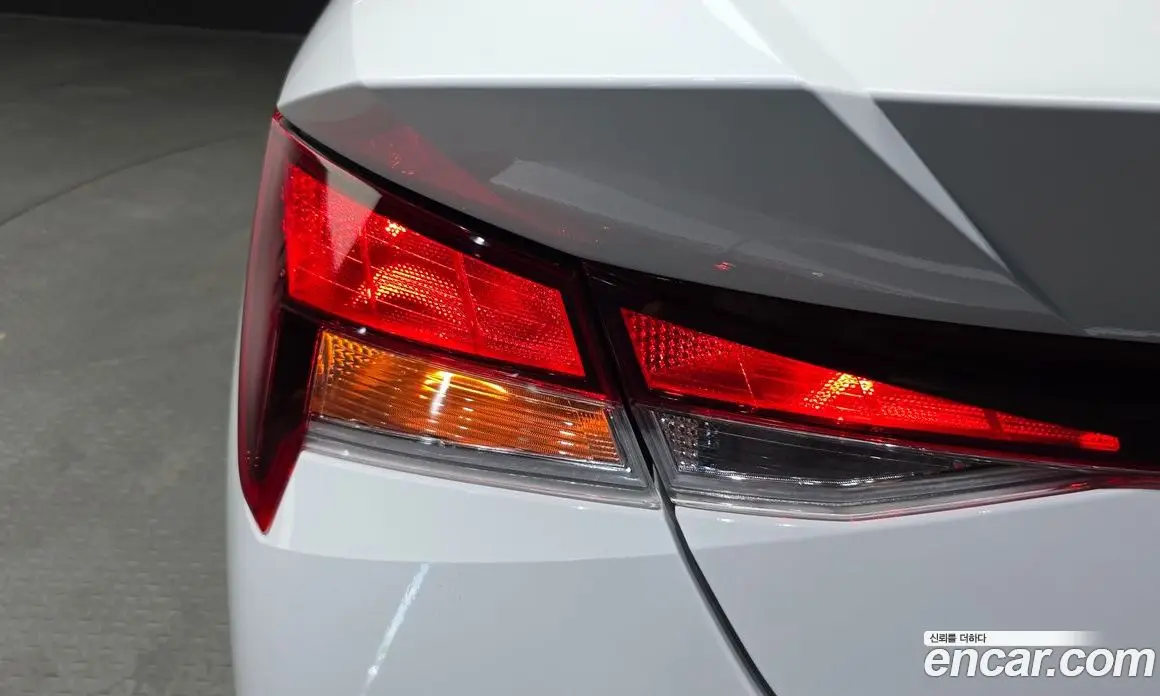 Hyundai Avante 2021 1.6 автомат (гидро), фото 9