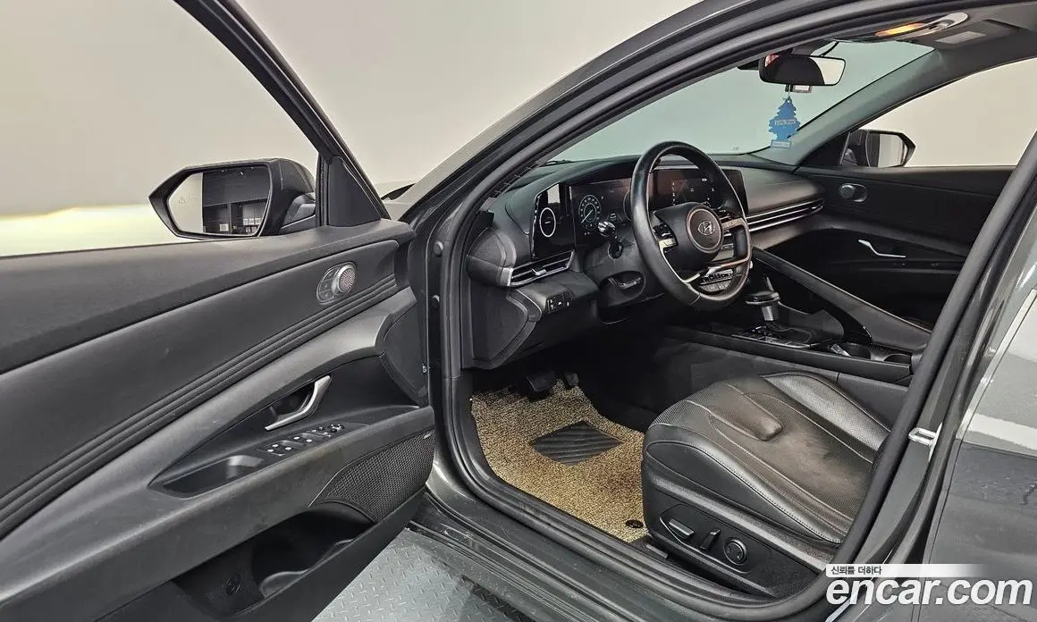 Hyundai Avante 2021 1.6 автомат (гидро), фото 13