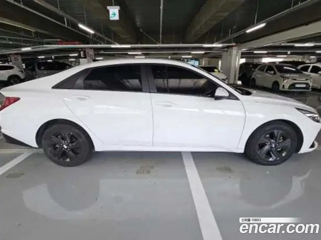 Hyundai Avante 2022 1.6 автомат (гидро), миниатюра 11