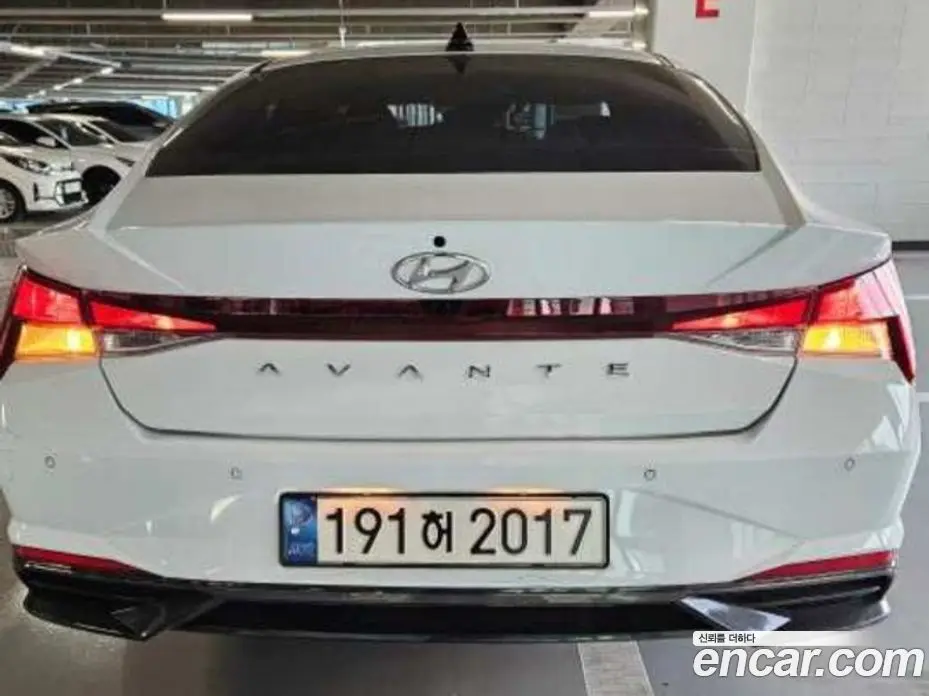 Hyundai Avante 2022 1.6 автомат (гидро), фото 3