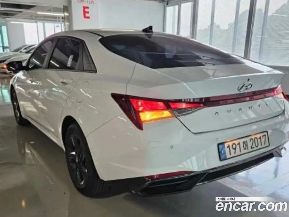 Hyundai Avante 2022 1.6 автомат (гидро), фото 9
