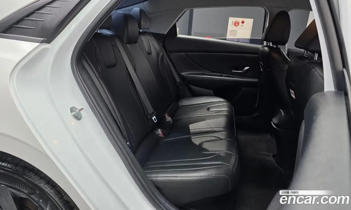 Hyundai Avante 2023 1.6 автомат (гидро), фото 18