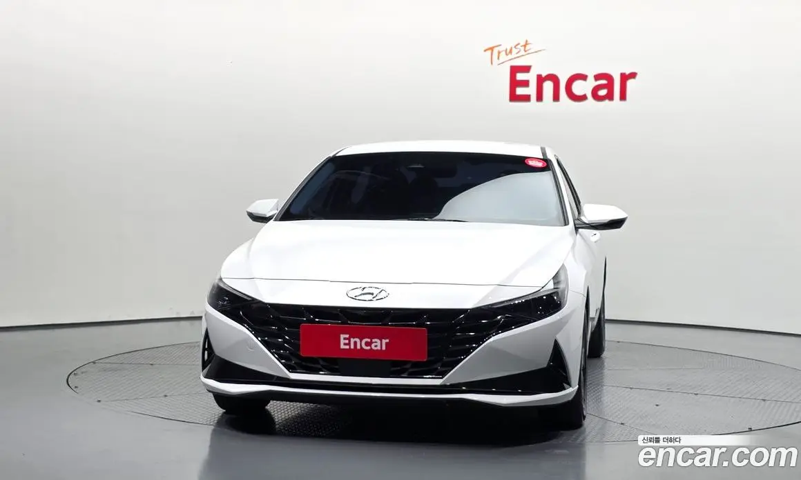 Hyundai Avante 2023 1.6 автомат (гидро), фото 3