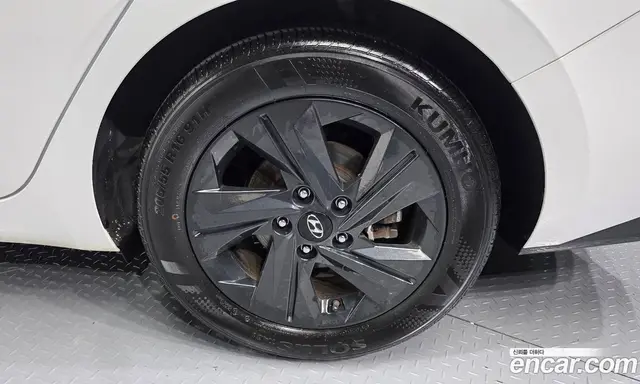 Hyundai Avante 2023 1.6 автомат (гидро), миниатюра 5