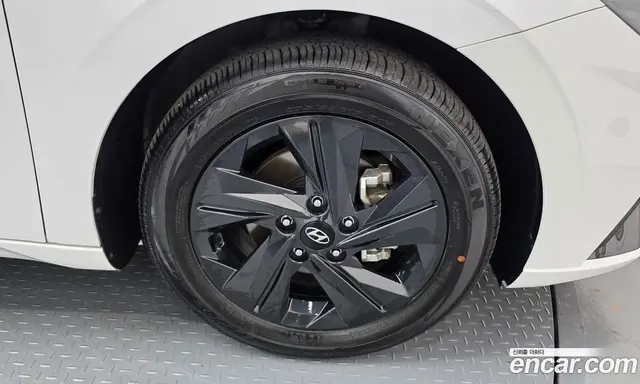 Hyundai Avante 2023 1.6 автомат (гидро), миниатюра 7