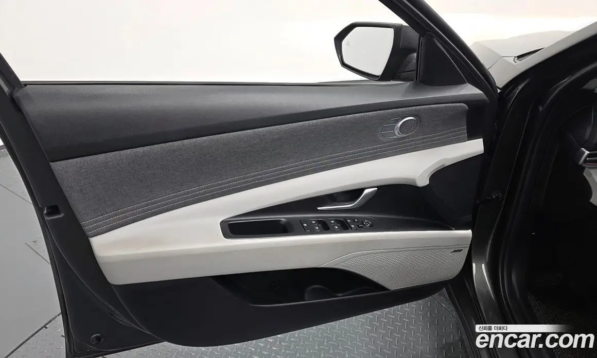 Hyundai Avante 2023 1.6 автомат (гидро), фото 14